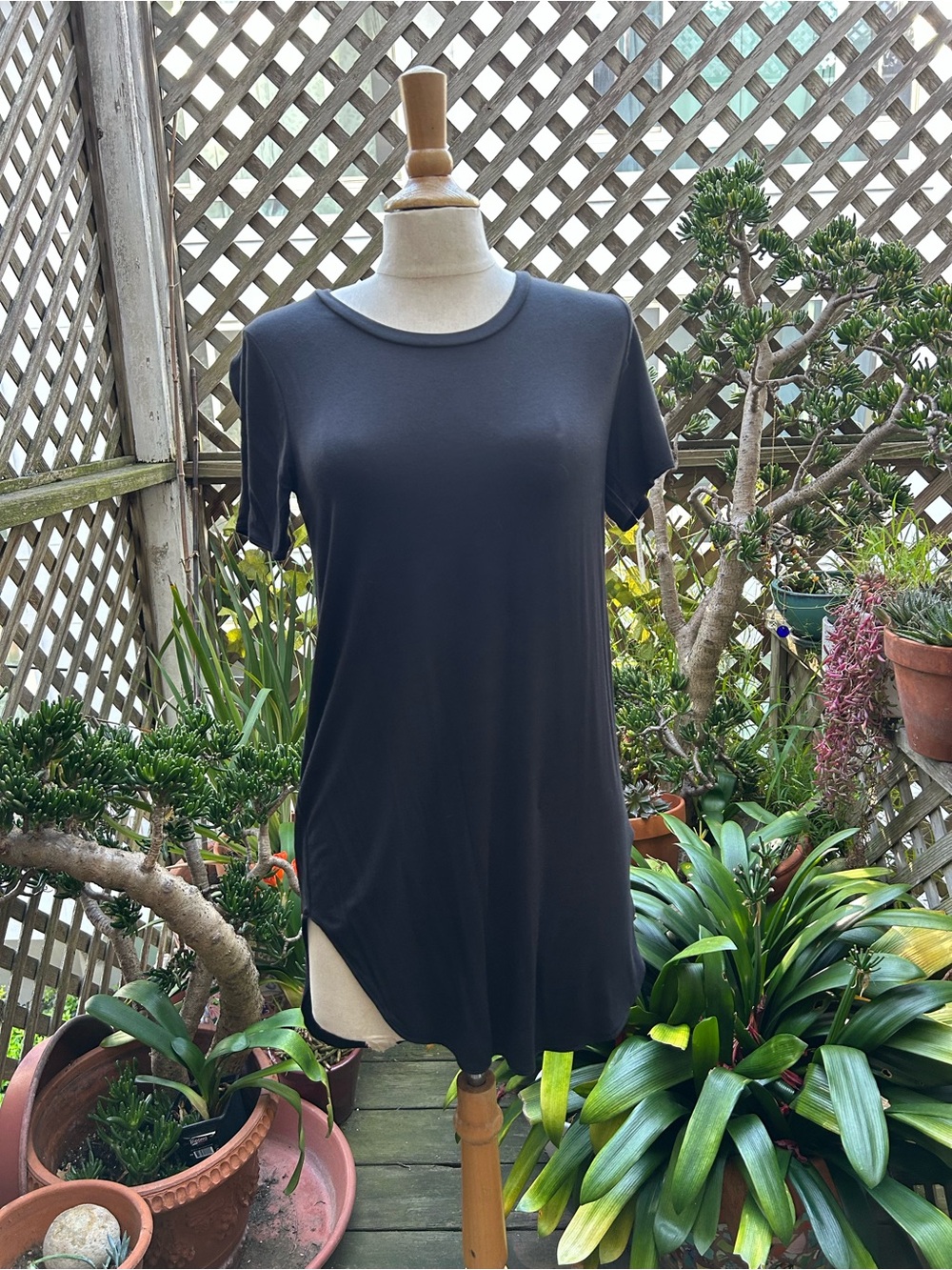 Daily Ritual Black Short-Sleeve Mini Dress/Tunic. Size Small. Scooped Hem NWT